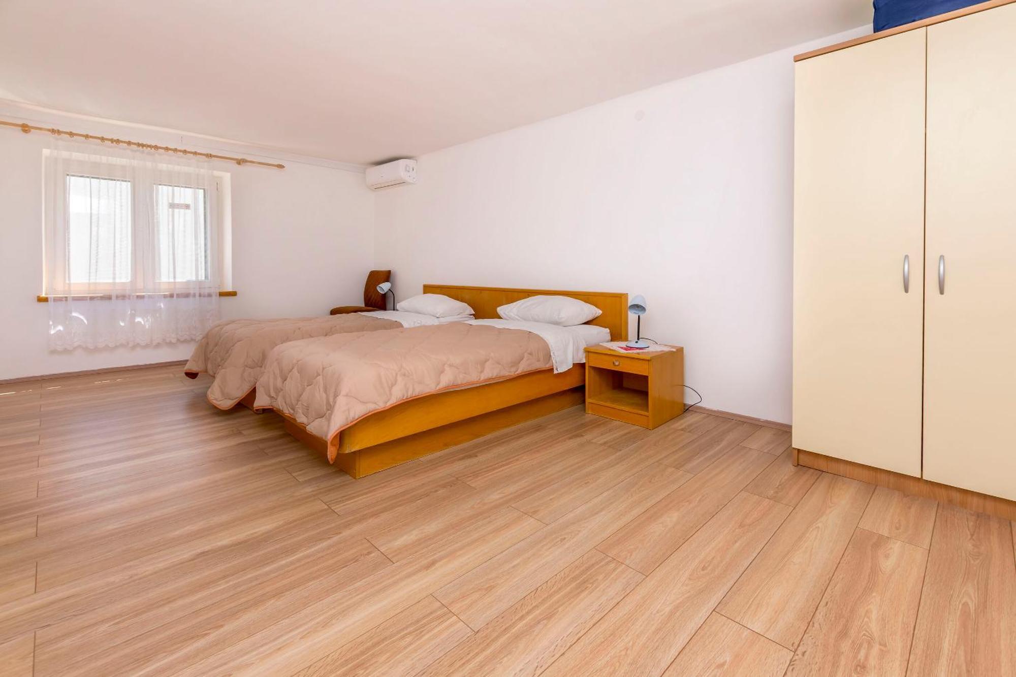 Apartment Jelena Примоштен Екстер'єр фото