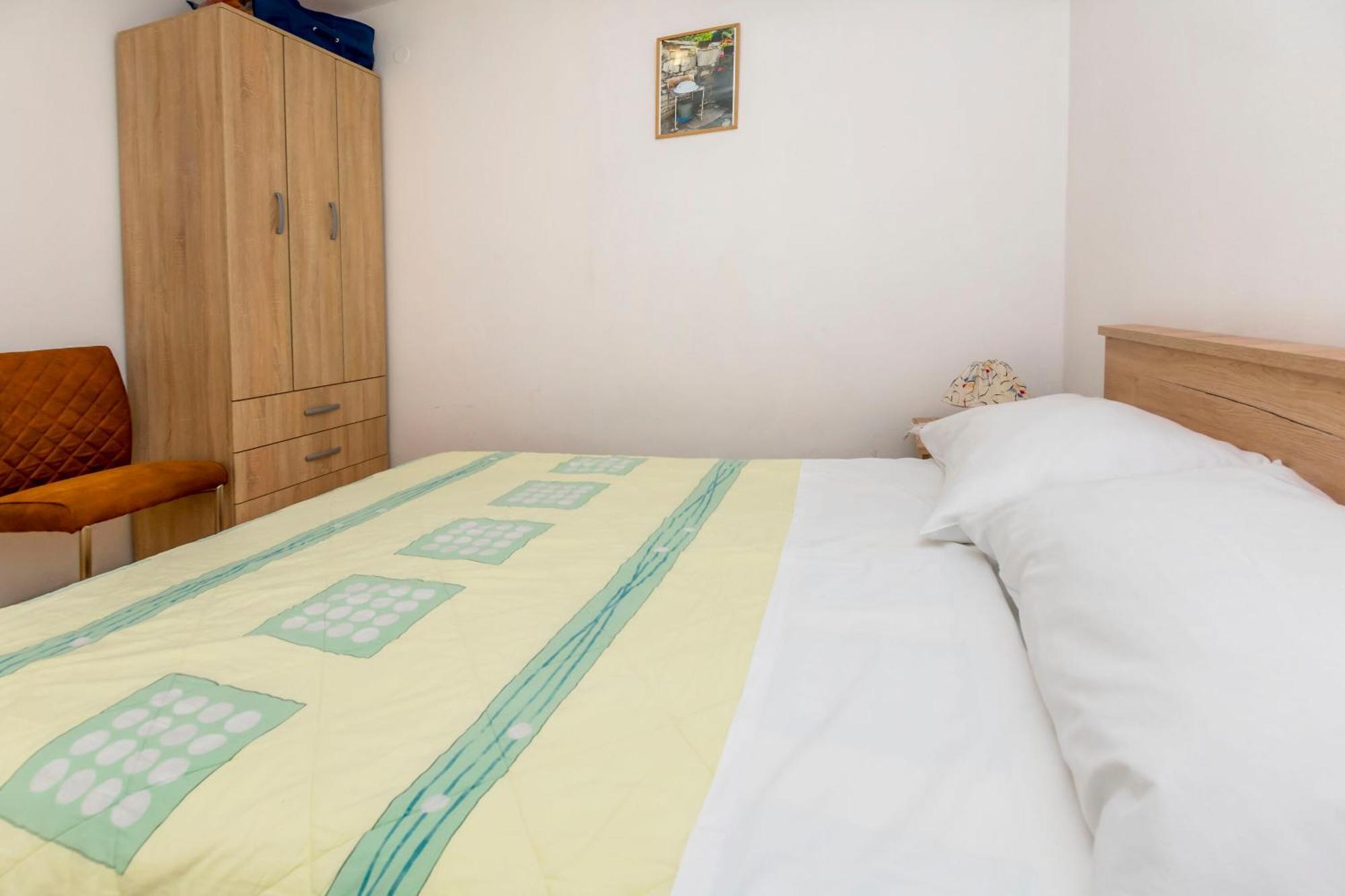 Apartment Jelena Примоштен Екстер'єр фото