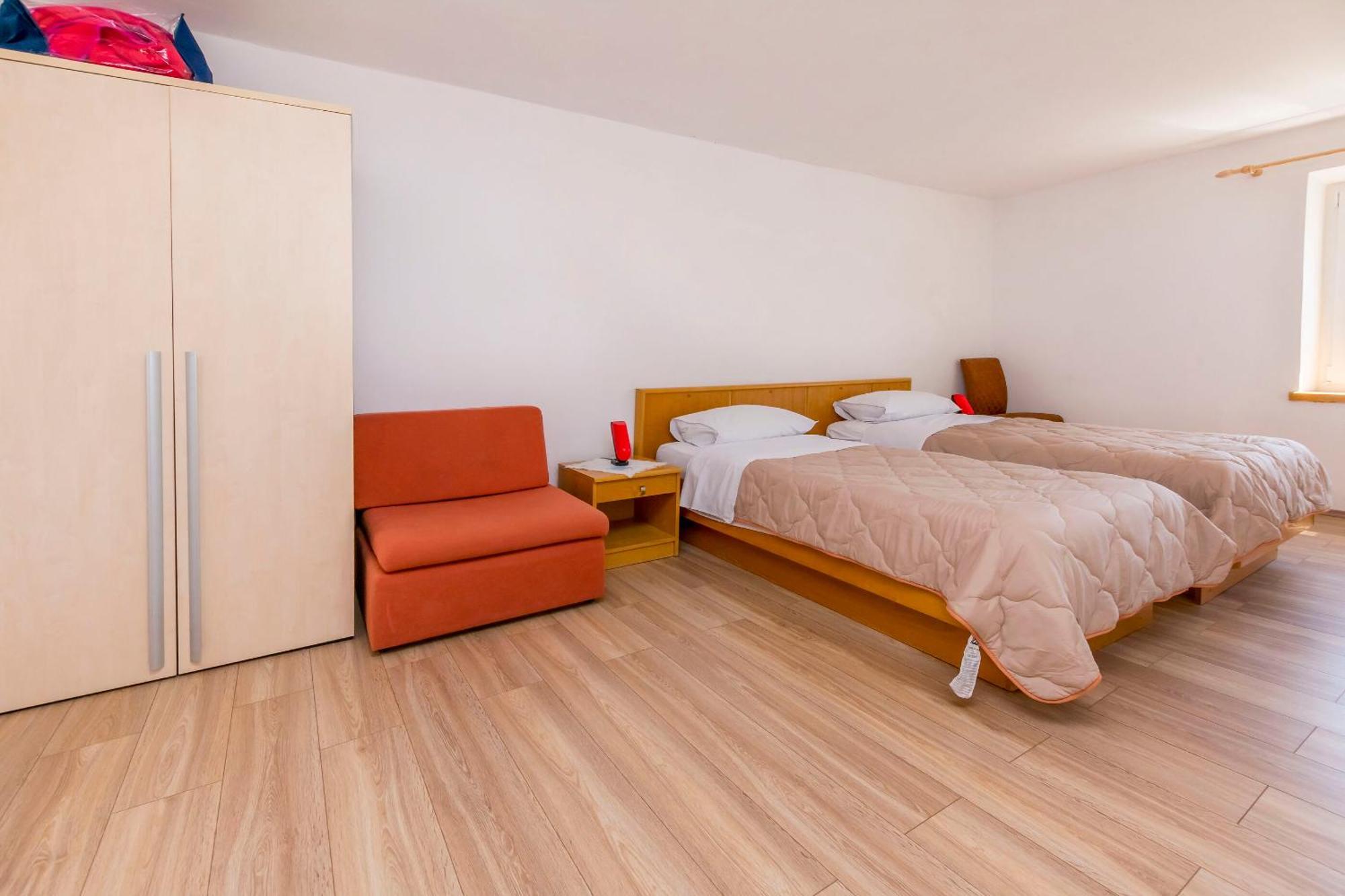 Apartment Jelena Примоштен Екстер'єр фото